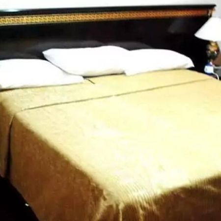 Hotel Palm Beach 瓦加杜古 外观 照片