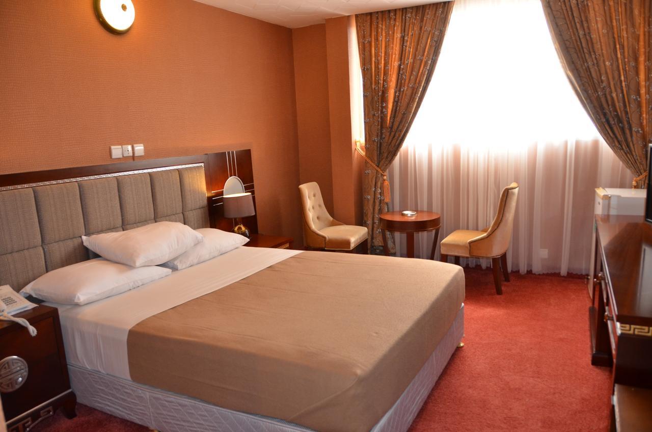 Hotel Palm Beach 瓦加杜古 外观 照片