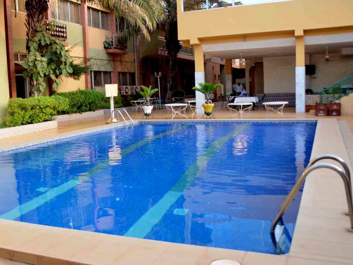 Hotel Palm Beach 瓦加杜古 外观 照片
