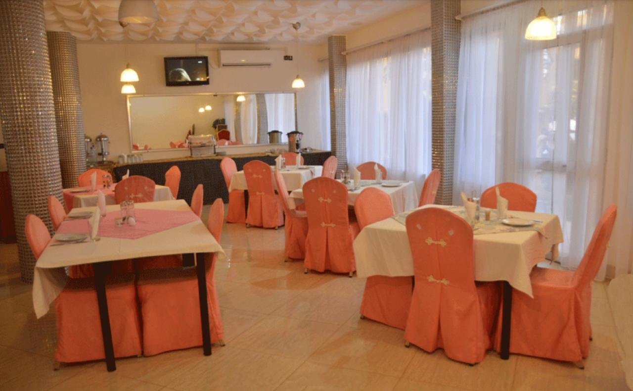 Hotel Palm Beach 瓦加杜古 外观 照片